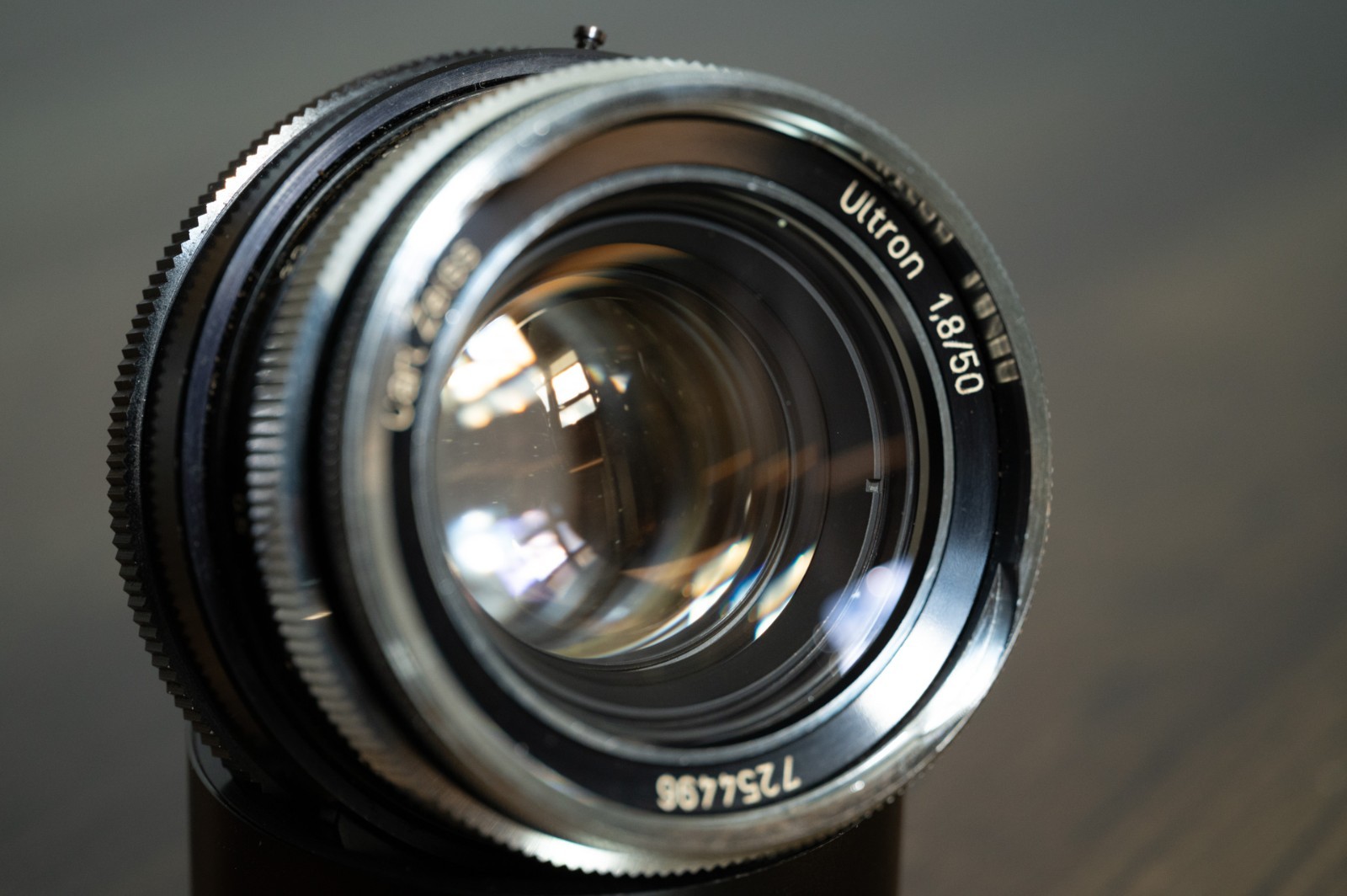 Carl Zeiss Ultron 50mm F/1.8