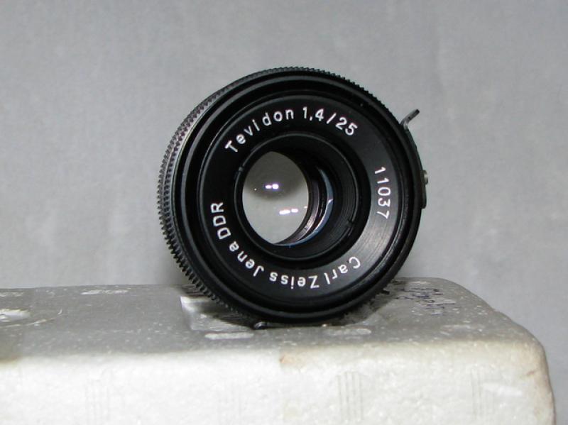 Carl Zeiss Jena Tevidon 25mm F/1.4