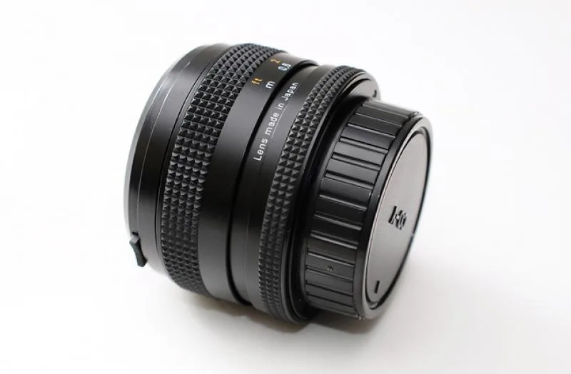 Carl Zeiss Planar T* 50mm F/1.7 C/Y