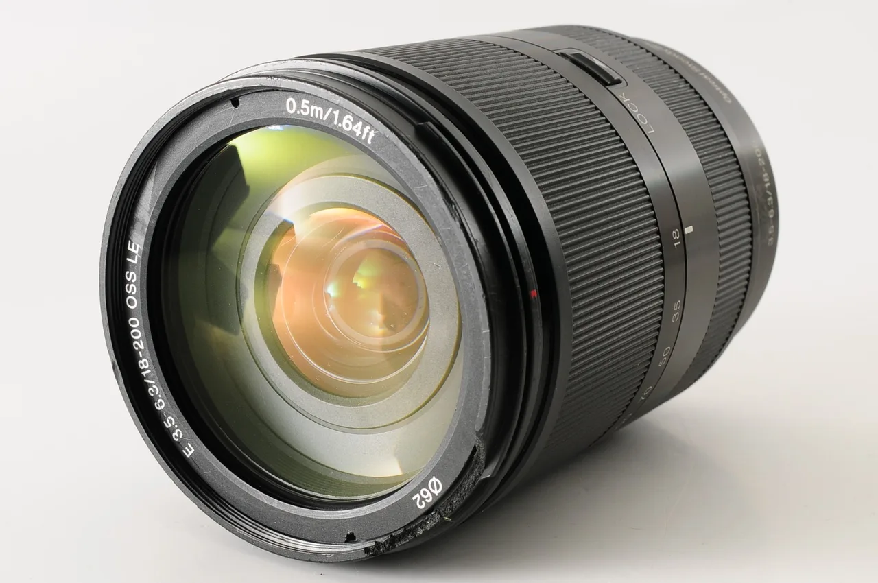Sony E 18-200mm F/3.5-6.3 OSS LE SEL18200LE