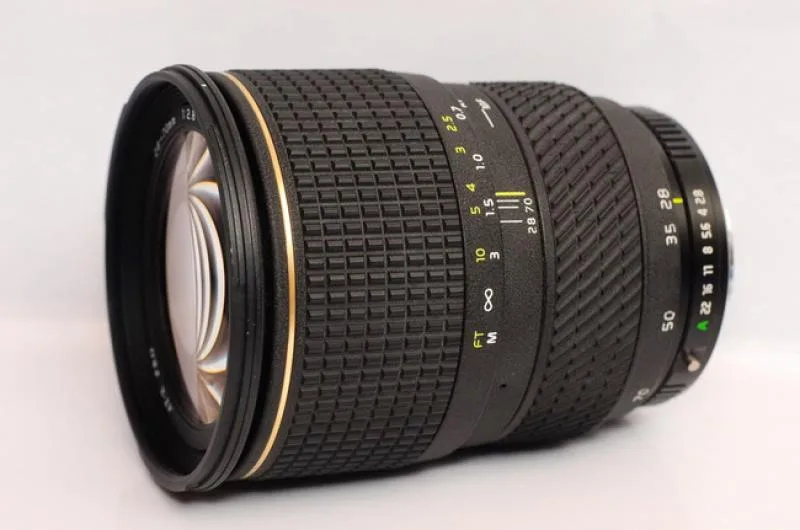 Tokina AF 28-70mm F/2.8 AT-X Pro II