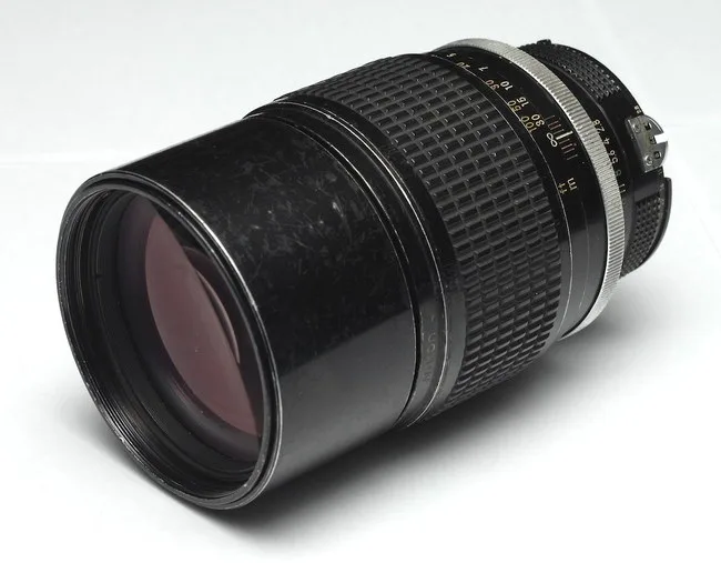 Nikon Nikkor 180mm F/2.8 Ai