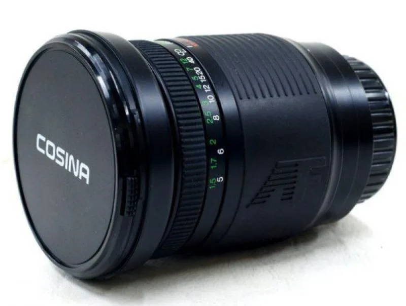 Cosina AF 28-105mm F/2.8-3.8 MC