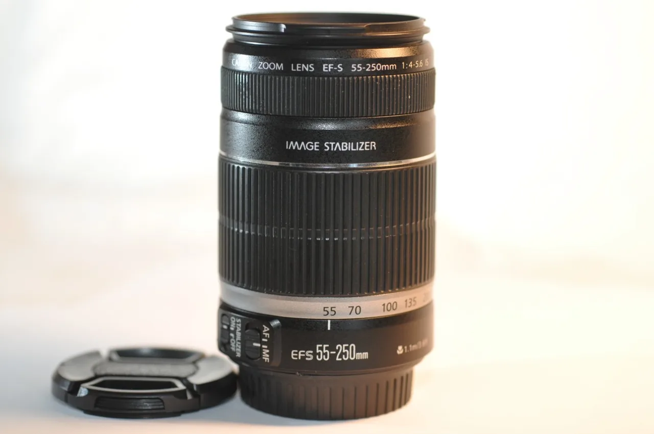 Canon EF-S 55-250mm F/4-5.6 IS