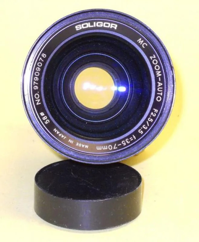 Soligor 35-70mm F/2.5-3.5 MC Zoom-Auto