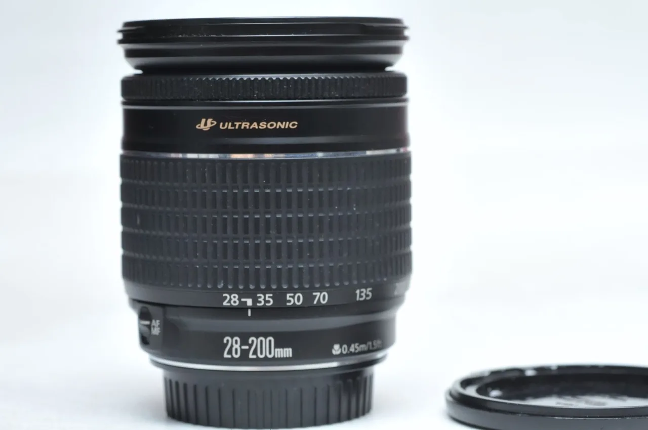 Canon EF 28-200mm F/3.5-5.6