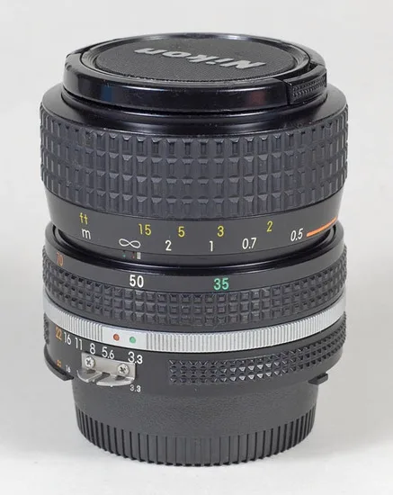 Nikon Nikkor 35-70mm F/3.3-4.5 Ai-S