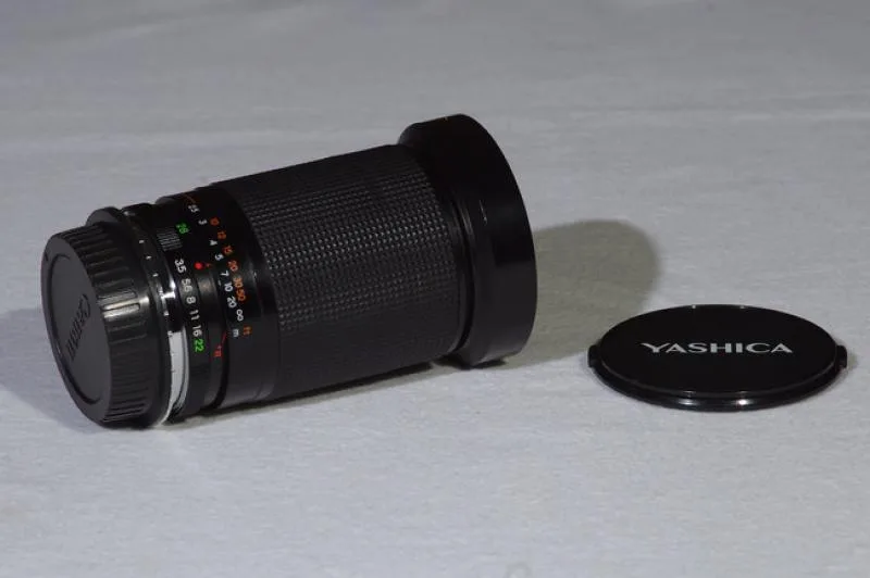 Yashica ML 28-210mm F/3.5-5.6 Macro