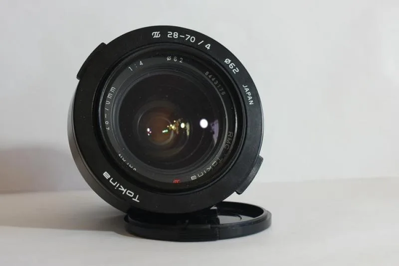 Tokina 28-70mm F/4 RMC II