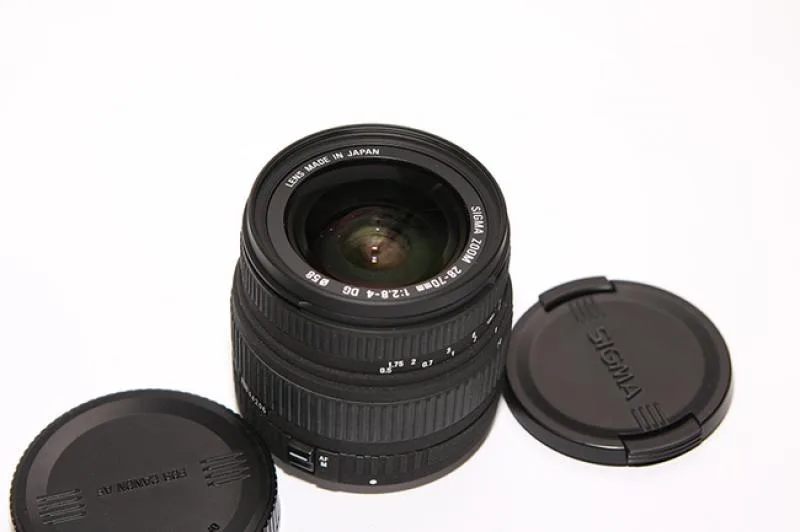 Sigma 28-70mm F/2.8-4 DG