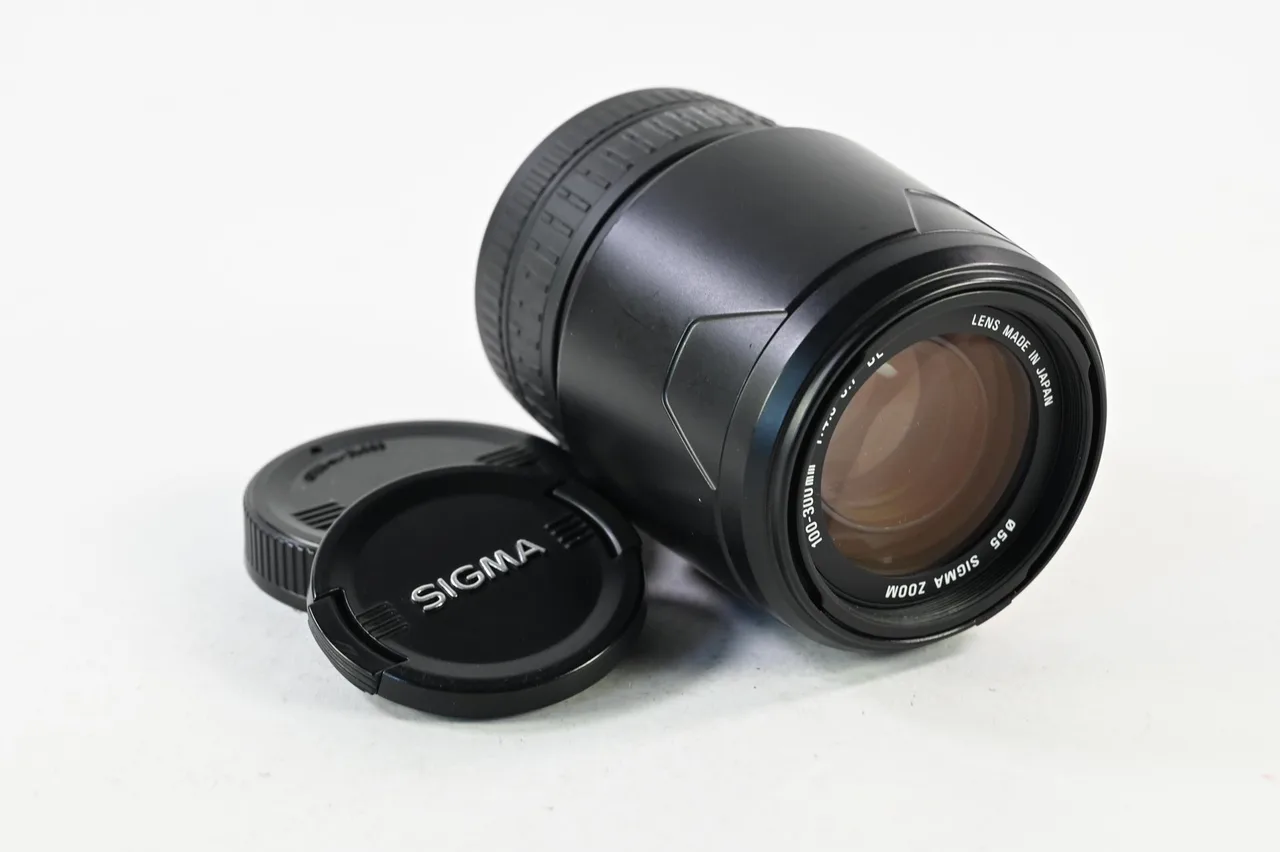 Sigma 100-300mm F/4.5-6.7 DL