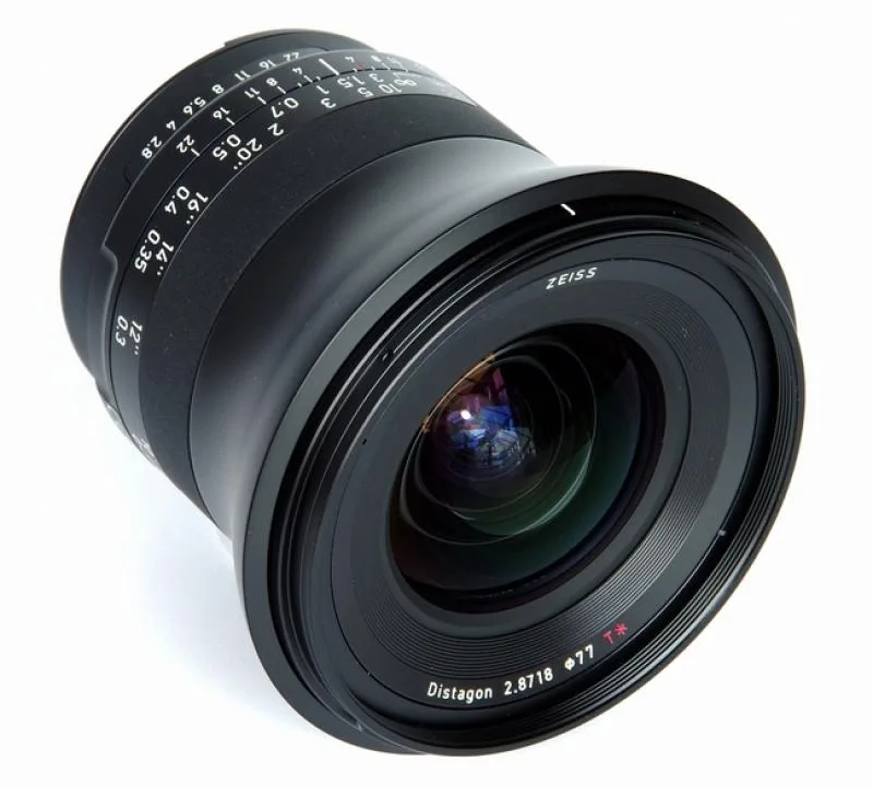 Carl Zeiss Milvus 18mm F/2.8 Distagon T*