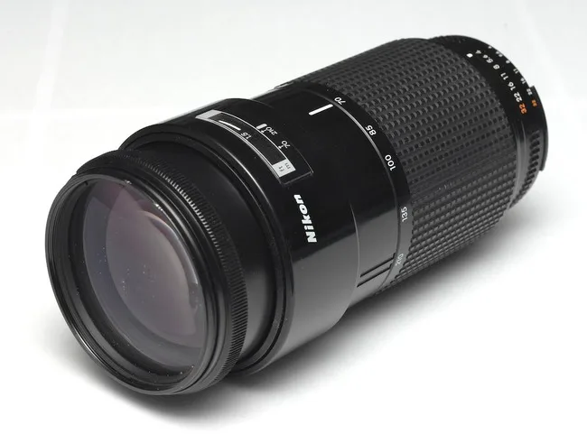 Nikon AF Nikkor 70-210mm F/4