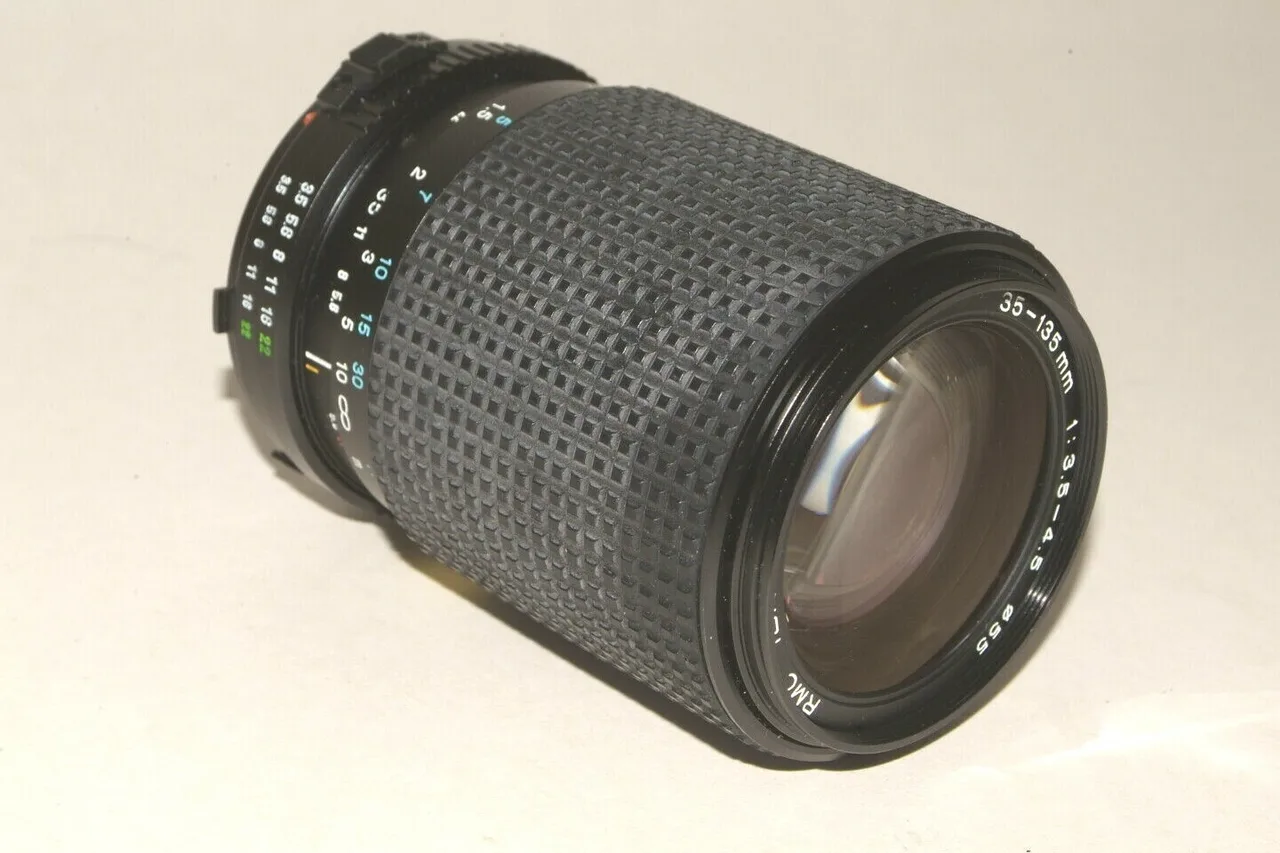 Minolta MD 35-135mm F/3.5-4.5