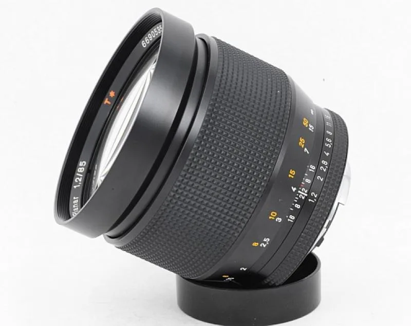 Carl Zeiss Planar T* 85mm F/1.2 C/Y