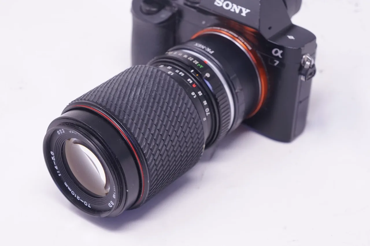 Tokina 70-210mm F/4.5-5.6