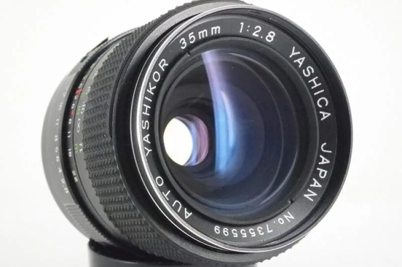 Yashica Auto Yashikor 35mm F/2.8