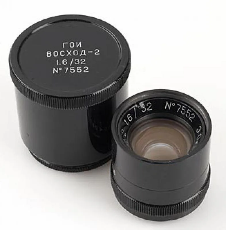 Voshod-2 32mm F/1.6