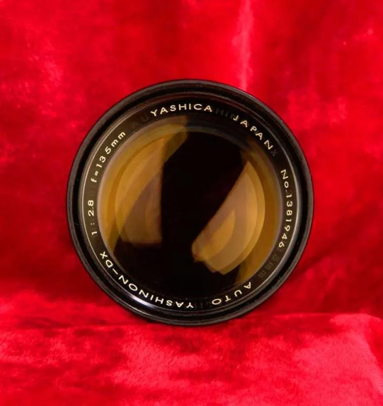 Yashica Auto Yashinon-DX 135mm F/2.8