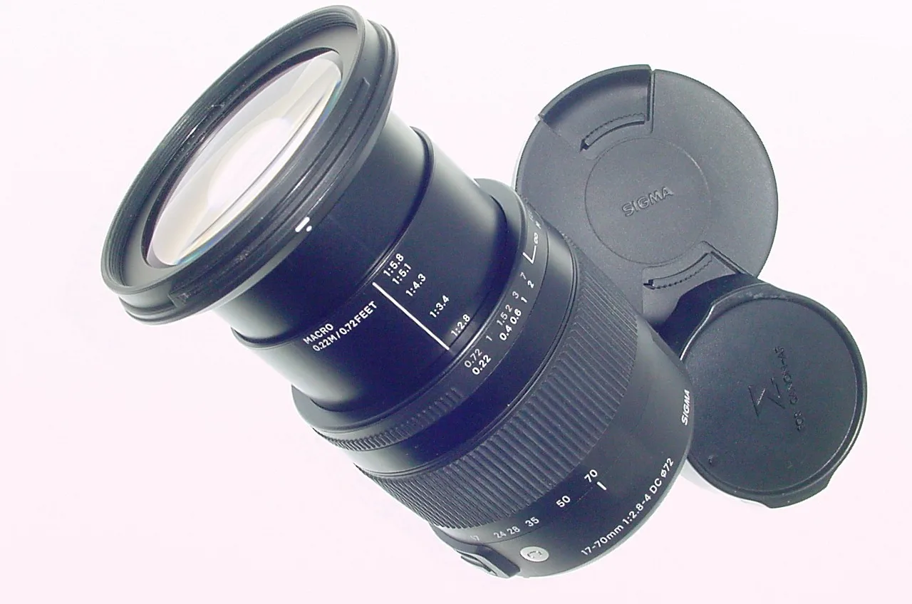 Sigma 17-70mm F/2.8-4 DC Macro OS HSM | C