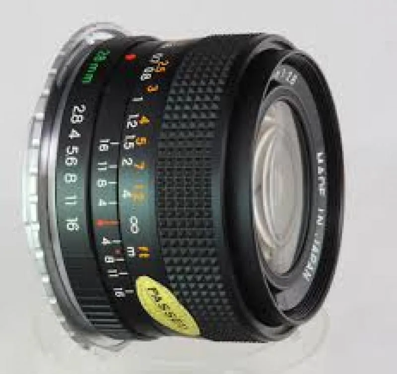 Yashica 28mm F/2.8