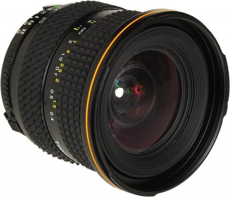 Tokina AF 20-35mm F/3.5-4.5