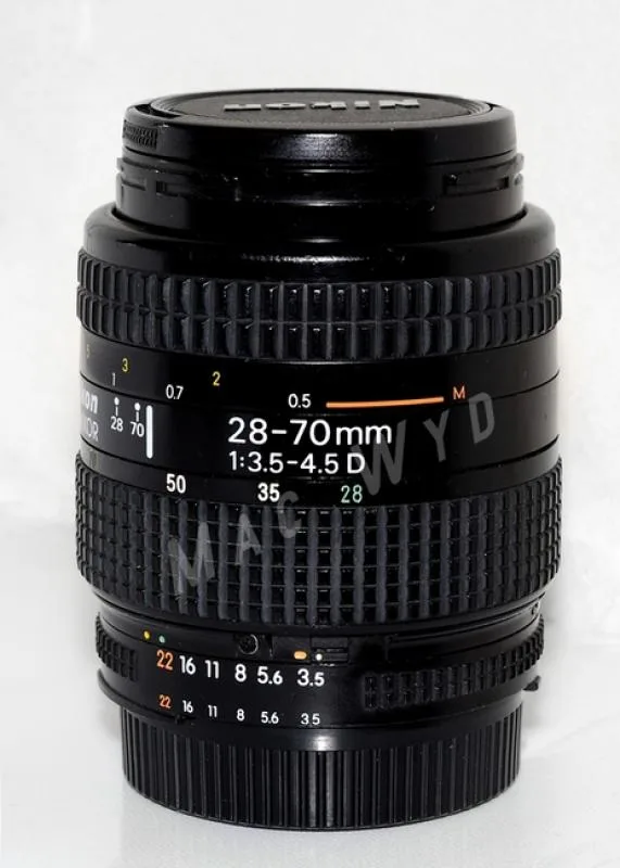 Nikon AF Nikkor 28-70mm F/3.5-4.5 D