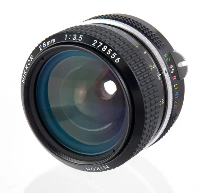 Nikon Nikkor 28mm F/3.5 non-Ai
