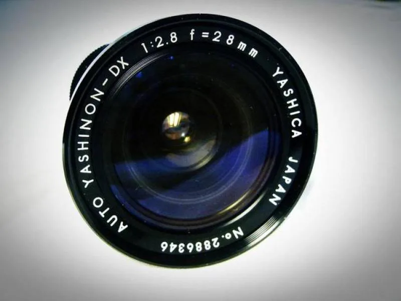 Yashica Auto Yashinon-DX 28mm F/2.8