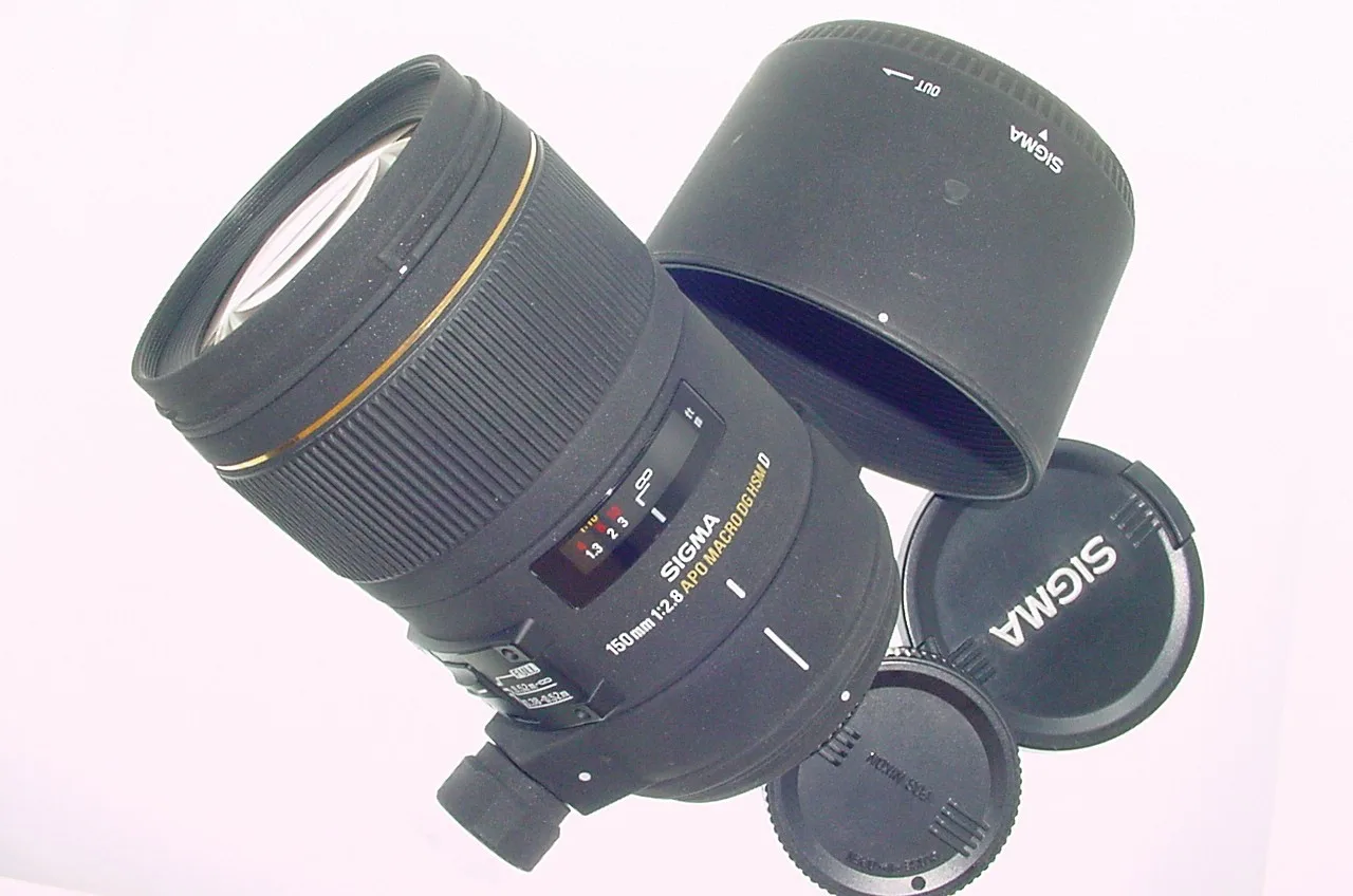 Sigma 150mm F/2.8 APO EX DG HSM Macro