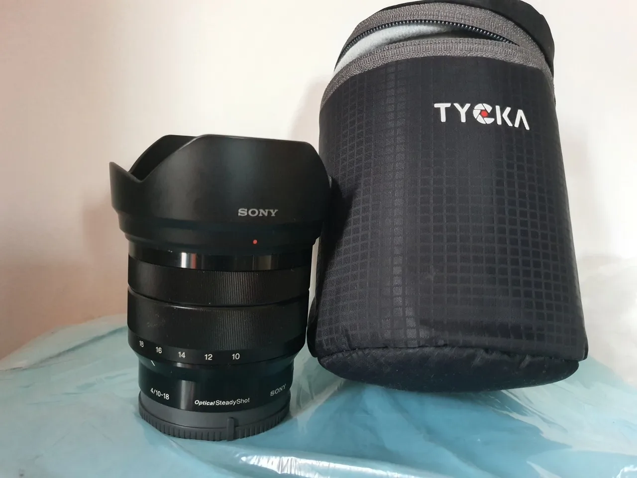 Sony E 10-18mm F/4 OSS [SEL1018]