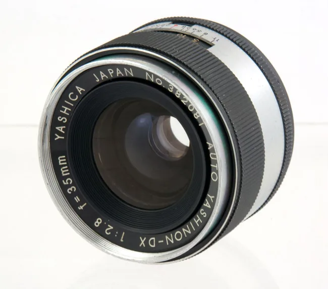 Yashica Yahinon-DX 35mm F/2.8
