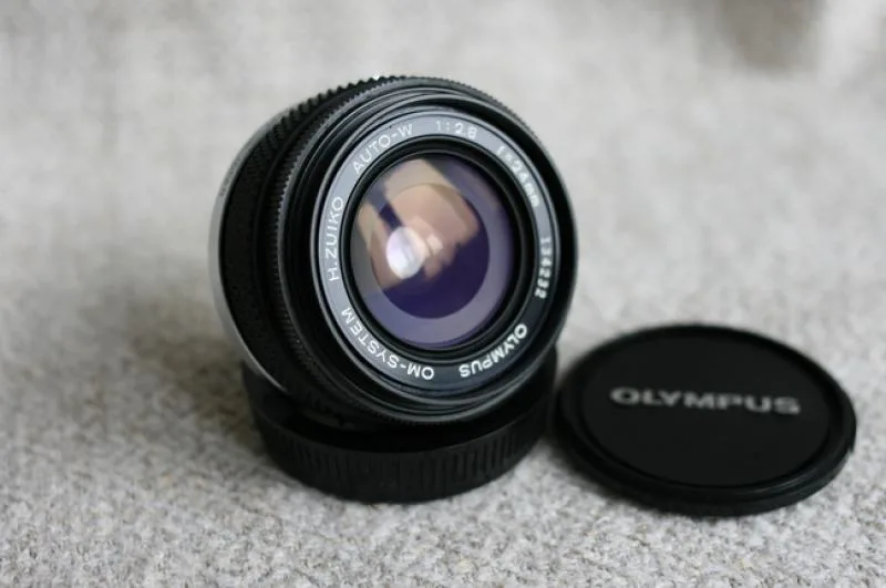 Olympus OM-System H-Zuiko Auto-W 24mm F/2.8