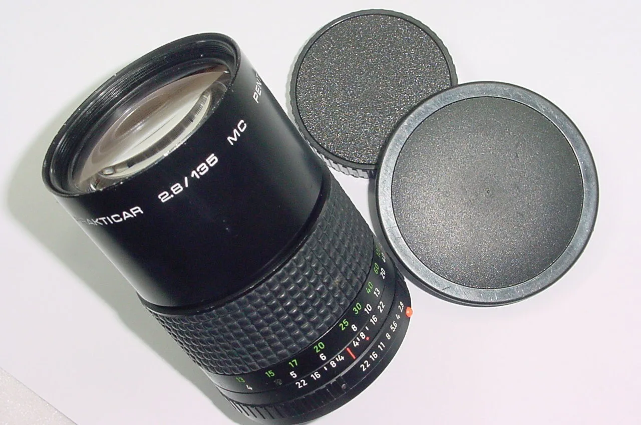 Pentacon Prakticar 135mm F/2.8 MC