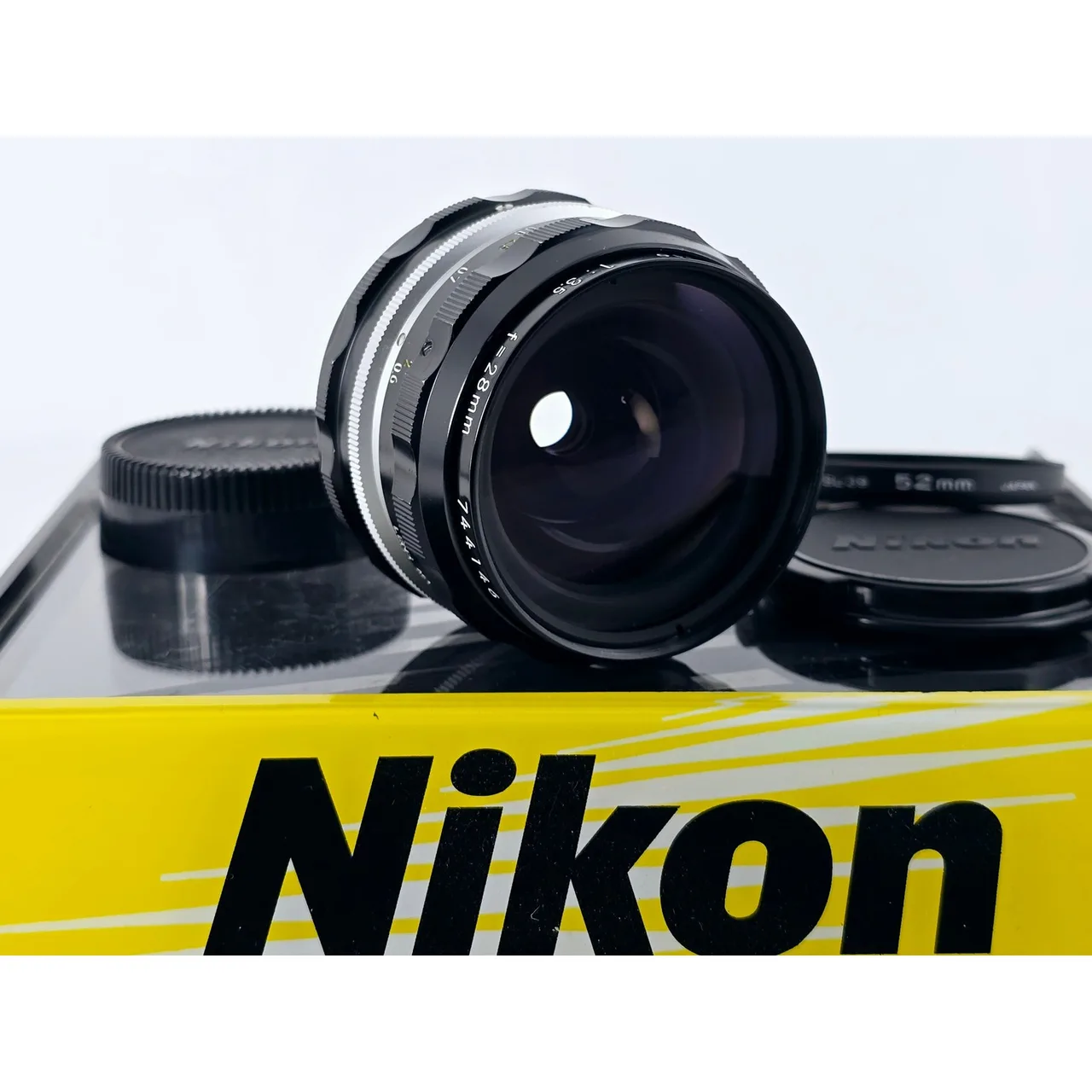 Nikon Nikkor-H ·C Auto 28mm F/3.5