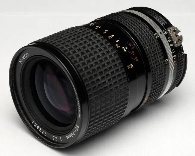 Nikon Nikkor 35-70mm F/3.5 Ai-S