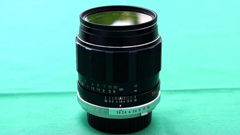 Minolta MC W. Rokkor-HH 35mm F/1.8 MC-I Version