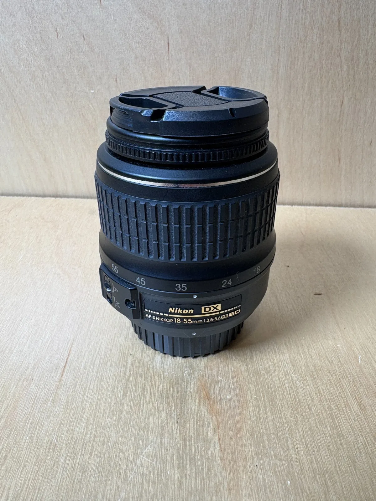 Nikon AF-S DX Nikkor 18-55mm F/3.5-5.6G ED II