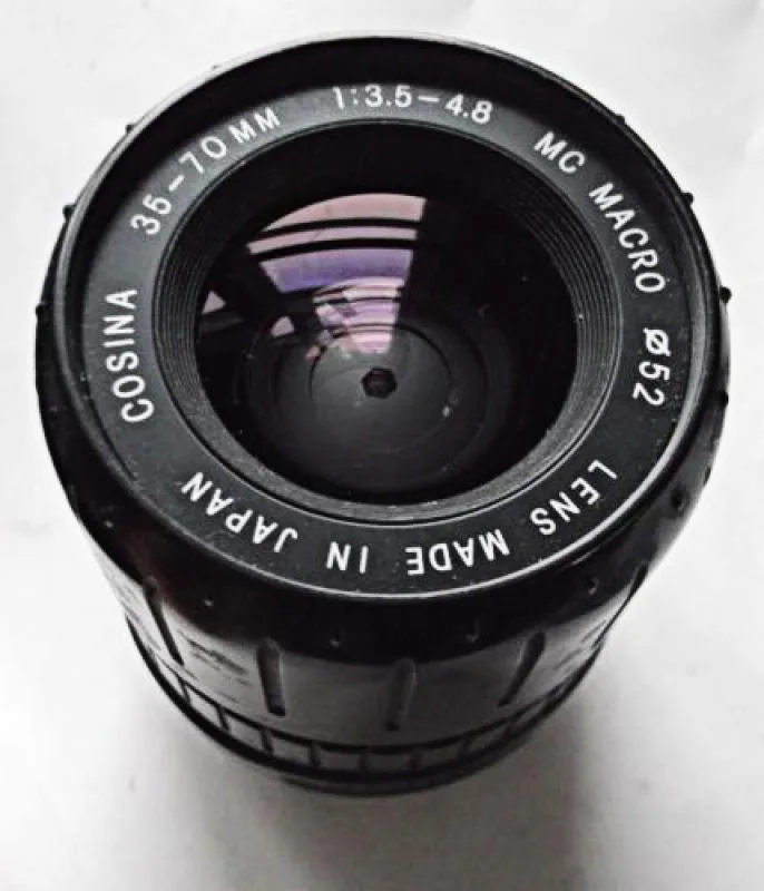 Cosina 35-70mm F/3.5-4.8 MC Macro