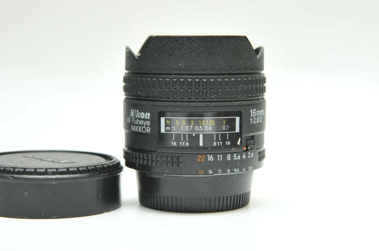 Nikon AF Fisheye-Nikkor 16mm F/2.8D