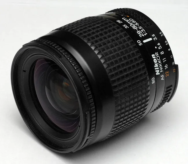 Nikon AF Nikkor 28-80mm F/3.5-5.6 D I