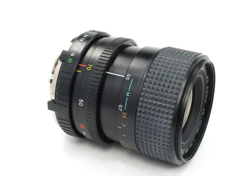 Minolta MD ZOOM 35-70mm F/3.5-4.8