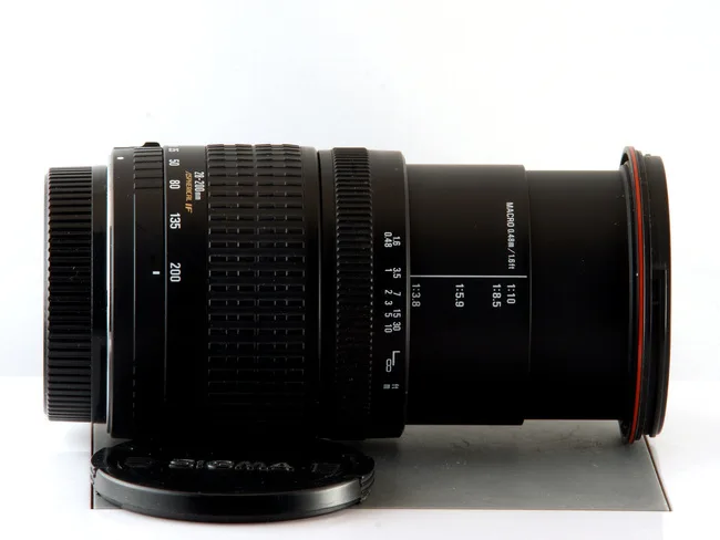 Sigma AF 28-200mm F/3.5-5.6 Compact Hyperzoom Macro