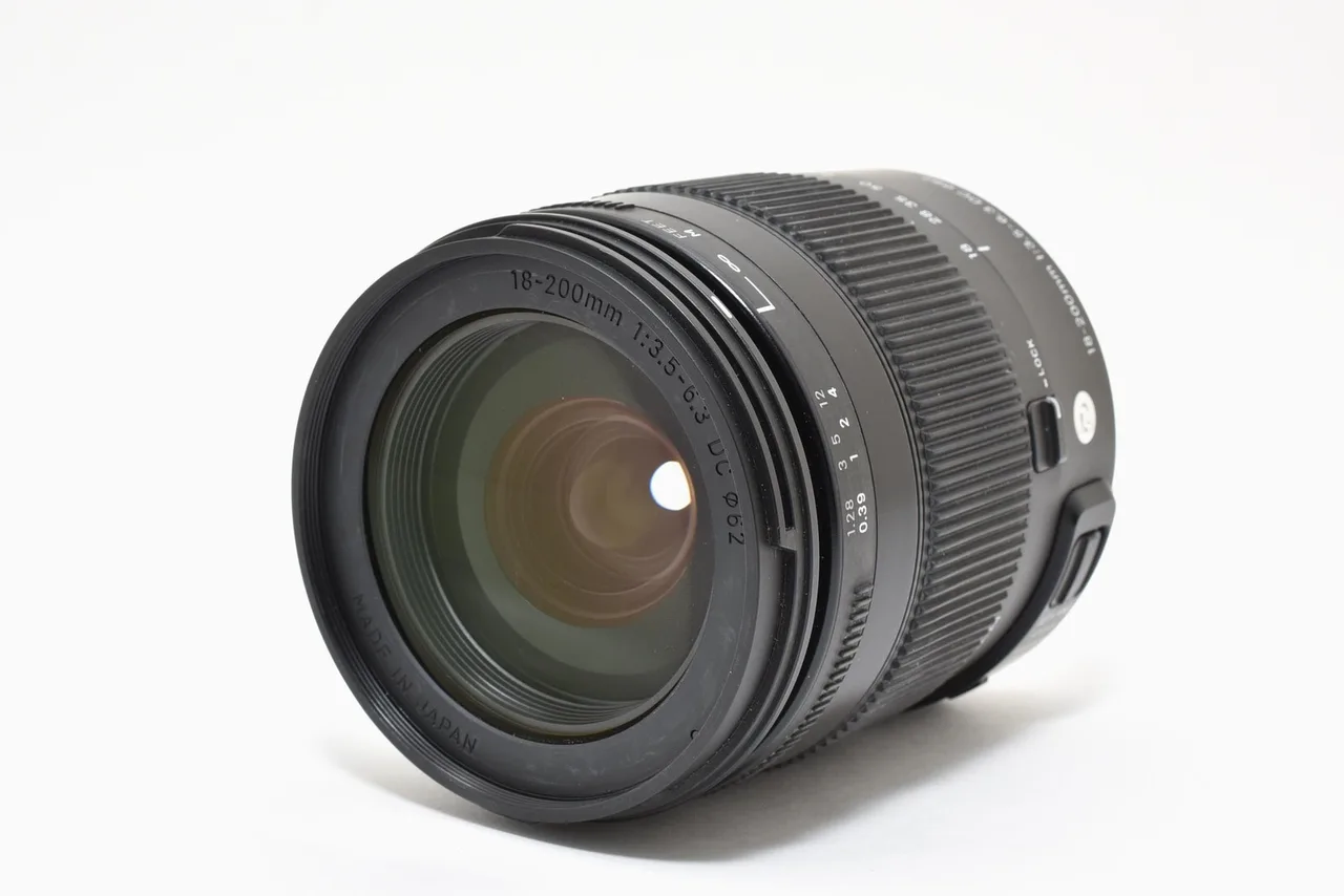 Sigma 18-200mm F/3.5-6.3 DC Macro HSM | C
