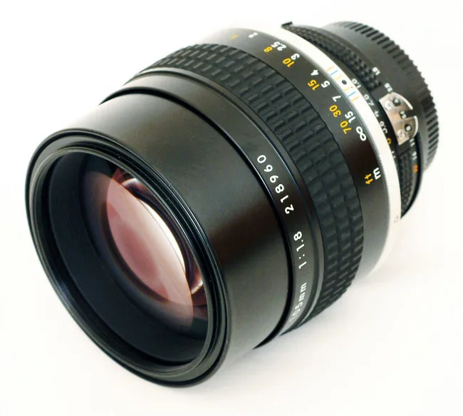 Nikon AI-S Nikkor 105mm F/1.8
