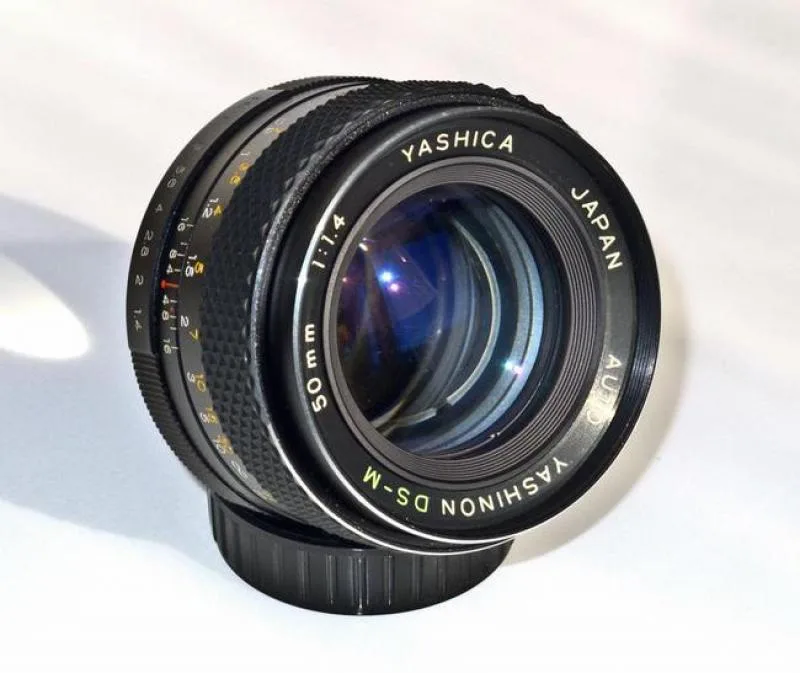 Yashica Yashinon DS-M 50mm F/1.4