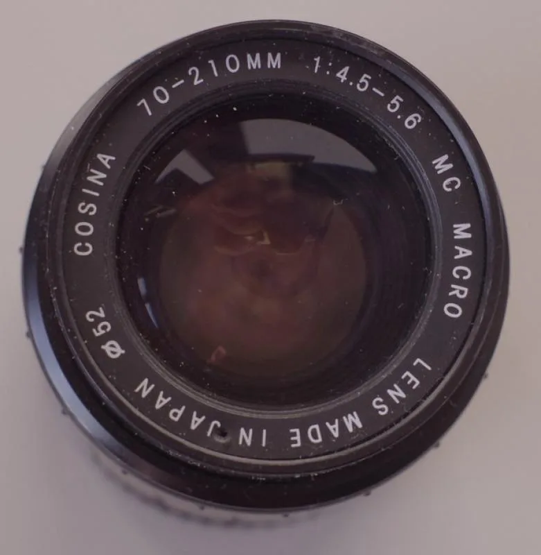 Cosina 70-210mm F/4.5-5.6 MC Macro