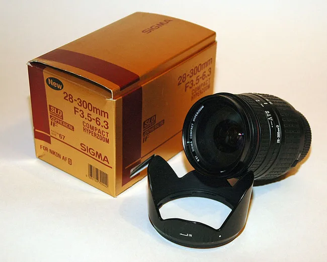 Sigma AF 28-300mm F/3.5-6.3 Compact ASPH IF Hyperzoom