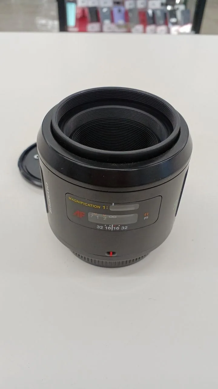 Olympus AF 50mm F/2.8 Macro