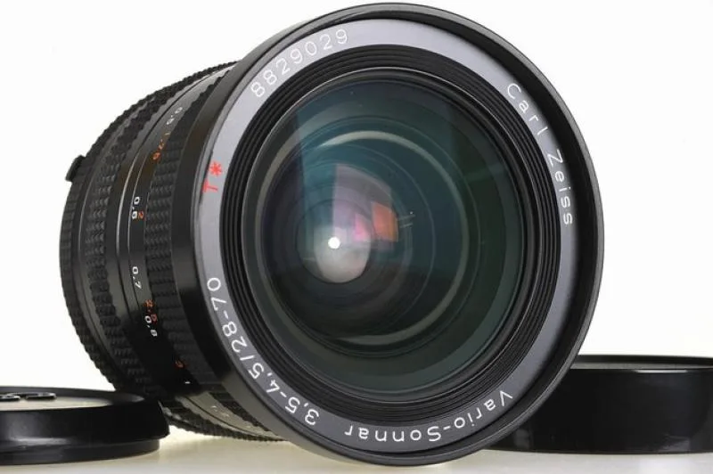 Carl Zeiss Vario-Sonnar T* 28-70mm F/3.5-4.5 C/Y